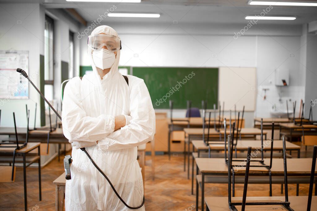 Sanificazione di un’aula scolastica vuota